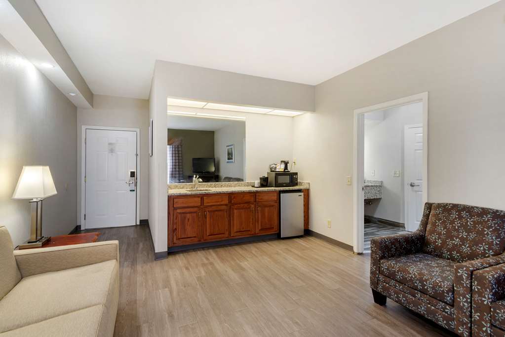 Quality Inn Newnan Atlanta South - photo 20