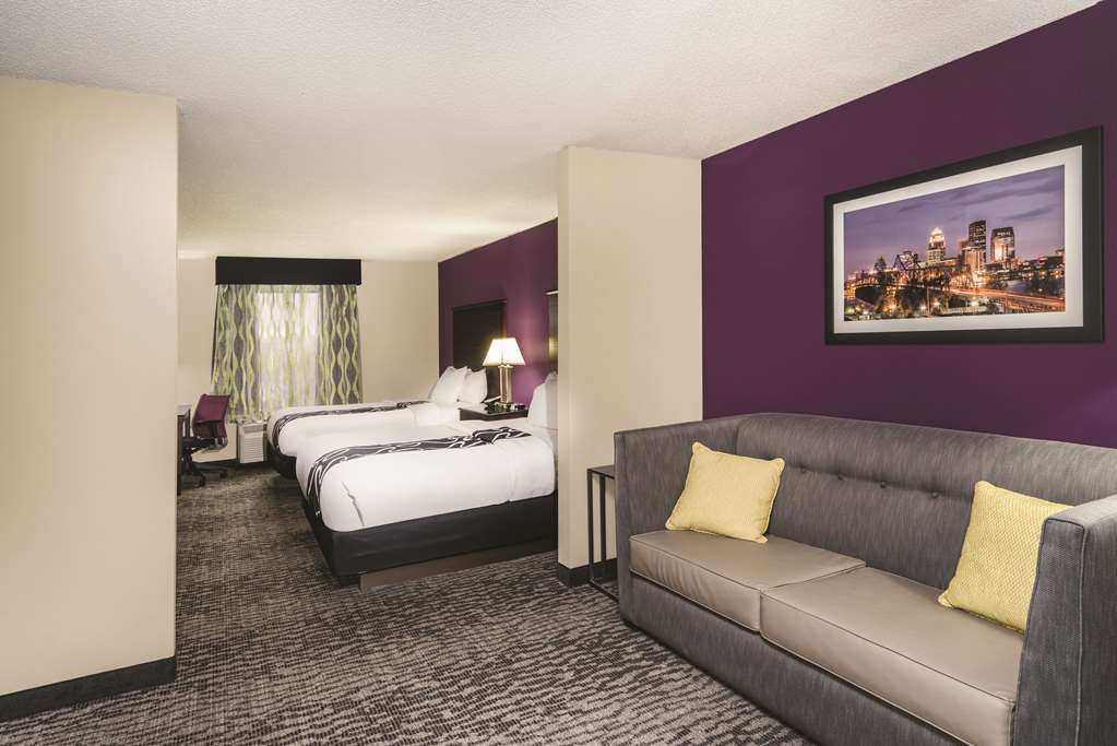La Quinta Inn & Suites by Wyndham Louisville East - photo 17