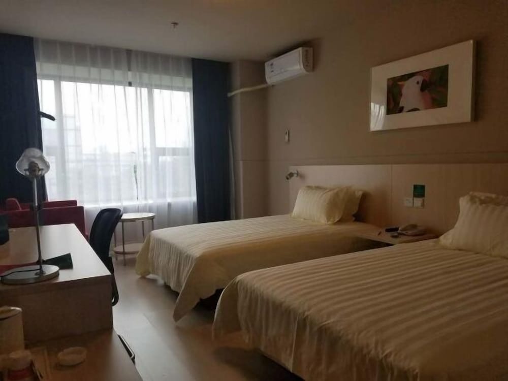 Jinjiang Inn Baoding Baigou - carbon neutral hotel in Baoding