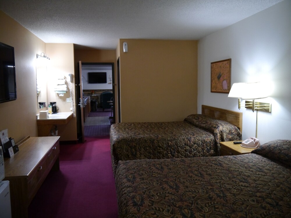 Westwood Inn Suites Kimball - photo 6