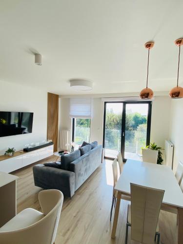 Luxury White Apartment in Park Lotników — 4-Star Luxury Hotel in Krakow, Poland