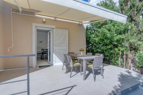Holiday Home Loreta — 4-Star Luxury Hotel in Kraljevica, Croatia