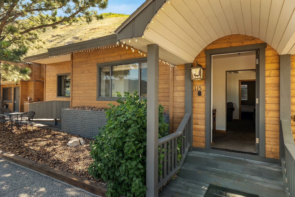 Elk Refuge Inn - photo 18