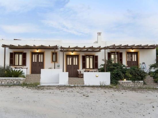 Iliovasilema Studios in Milos, Greece