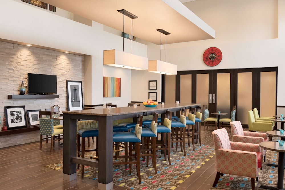 Hampton Inn & Suites Kenosha - photo 4