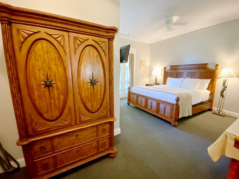Crystal Bay Historic Hotel - photo 18