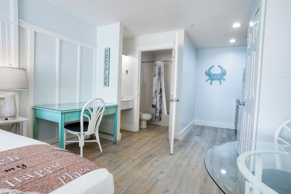 Lighthouse Resort Inn & Suites - photo 19