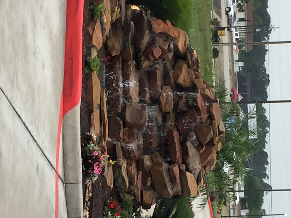 Downtowner Inns & Suites - photo 36