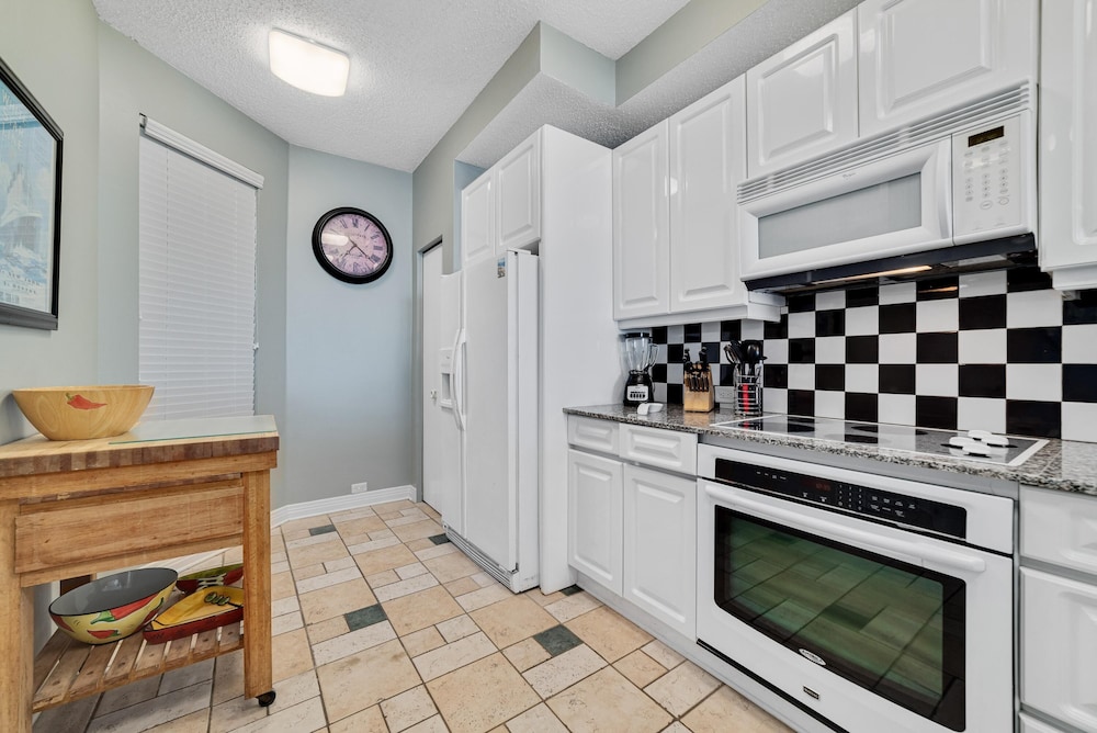 Beach Colony Tower 12B - photo 8
