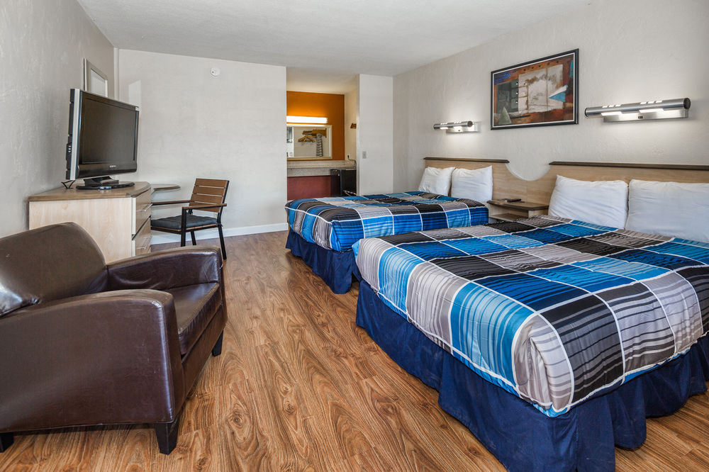 San Jose Airport Inn - photo 15