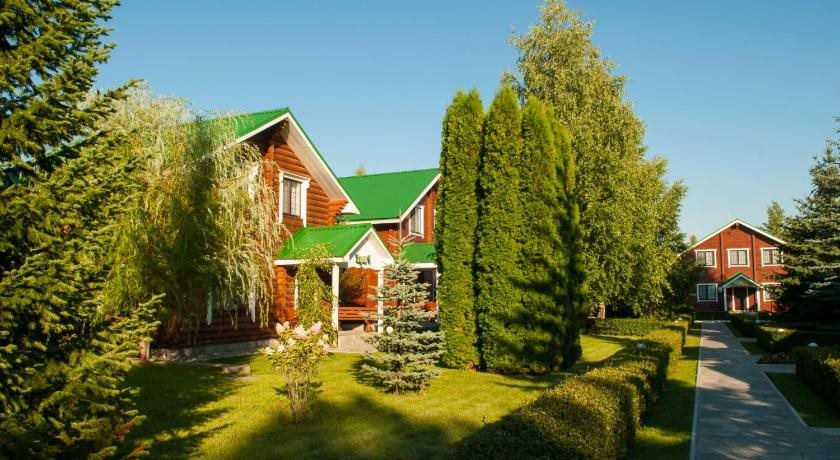 Russkaya Okhota Hotel Komplex in Kurumoch, Russia