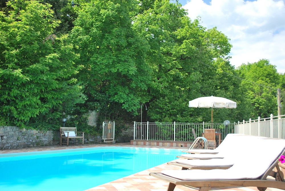 Tuscany Holidays - carbon neutral hotel in Sassetta