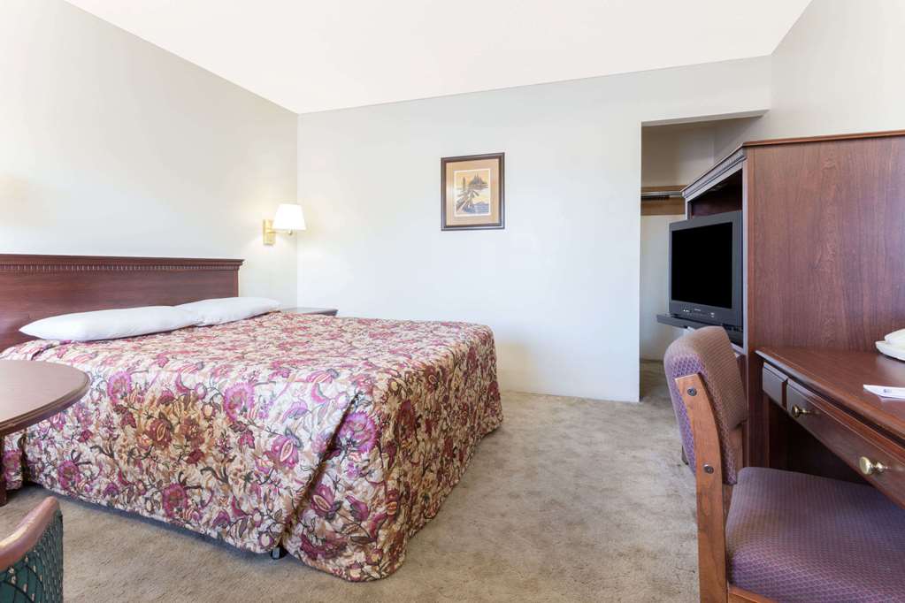 Knights Inn Baker City - photo 5