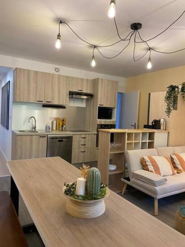 Sleep in la Mulatiere — hotel in Feyzin