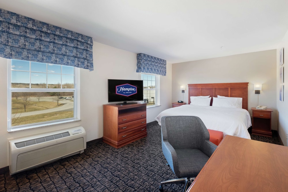 Hampton Inn & Suites Rockland - photo 18