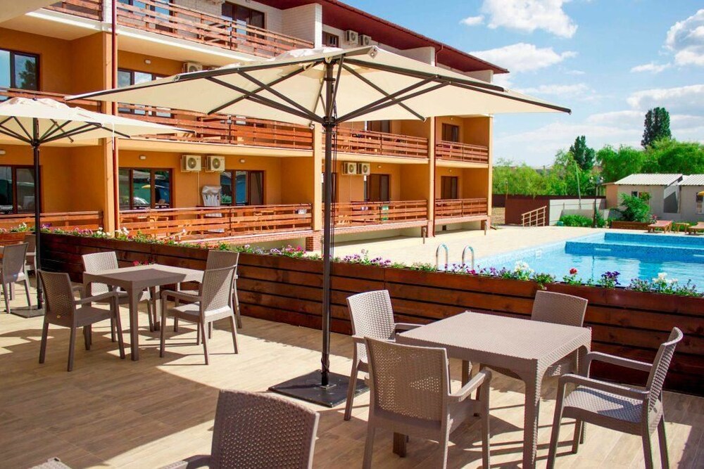 Lazurniy bereg - carbon neutral hotel in Zatoka