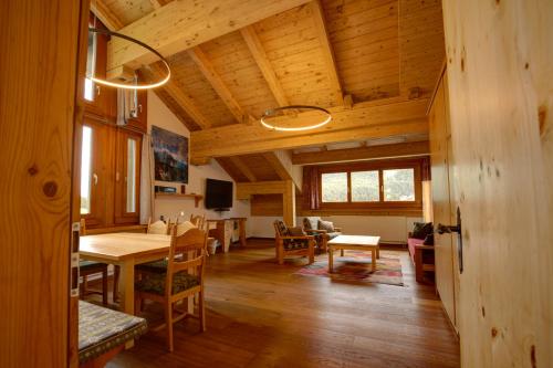 Chesa Munteratsch 2 Zimmerwohnung 301 Typ E — 4-Star Luxury Hotel in Silvaplana, Switzerland