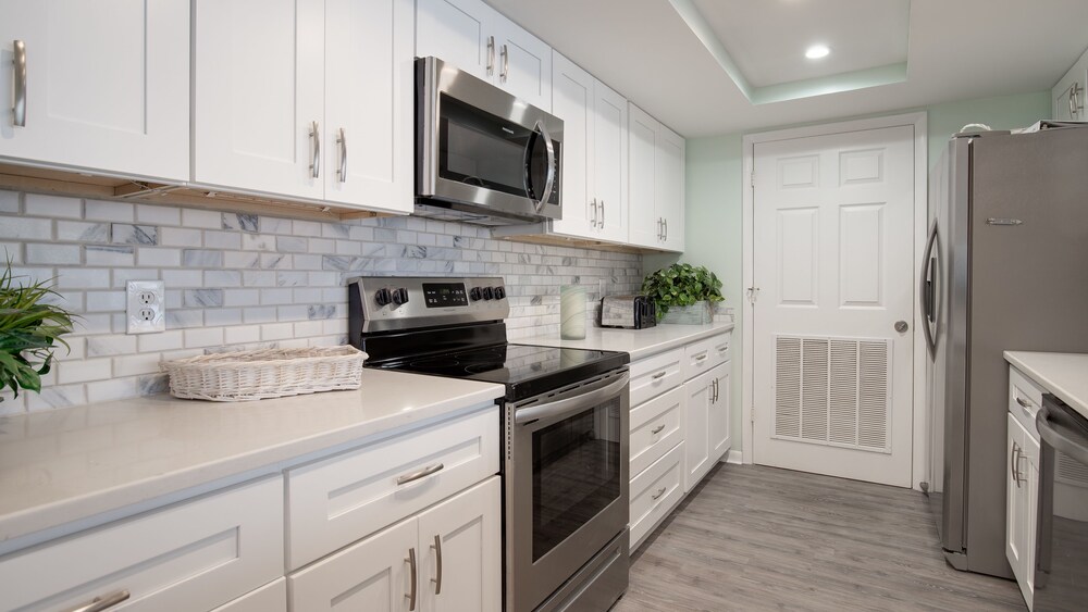 Long Beach 4 1007E 556192 by RedAwning - photo 41