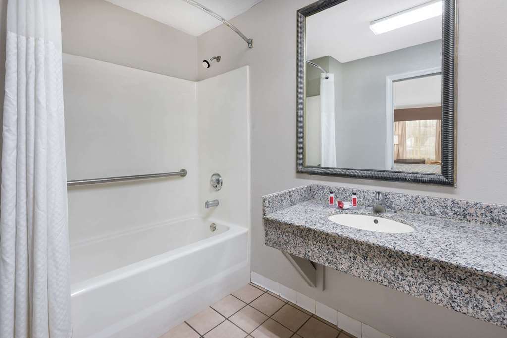 Days Inn by Wyndham Barnwell - photo 16