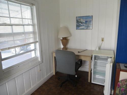 Royal Palms Motel - photo 23