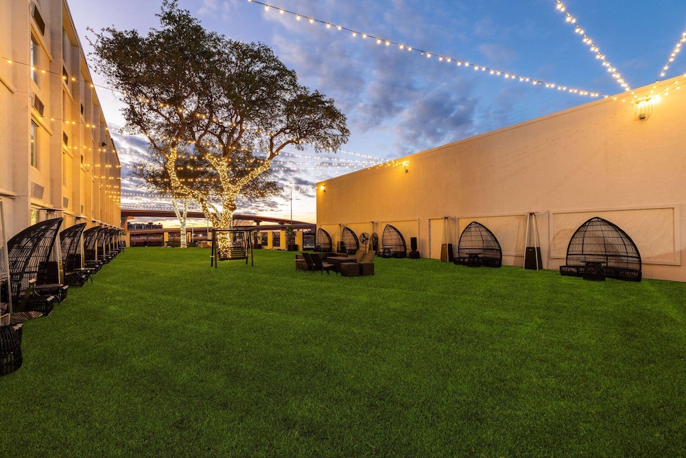 Wyndham DFW Airport - photo 35