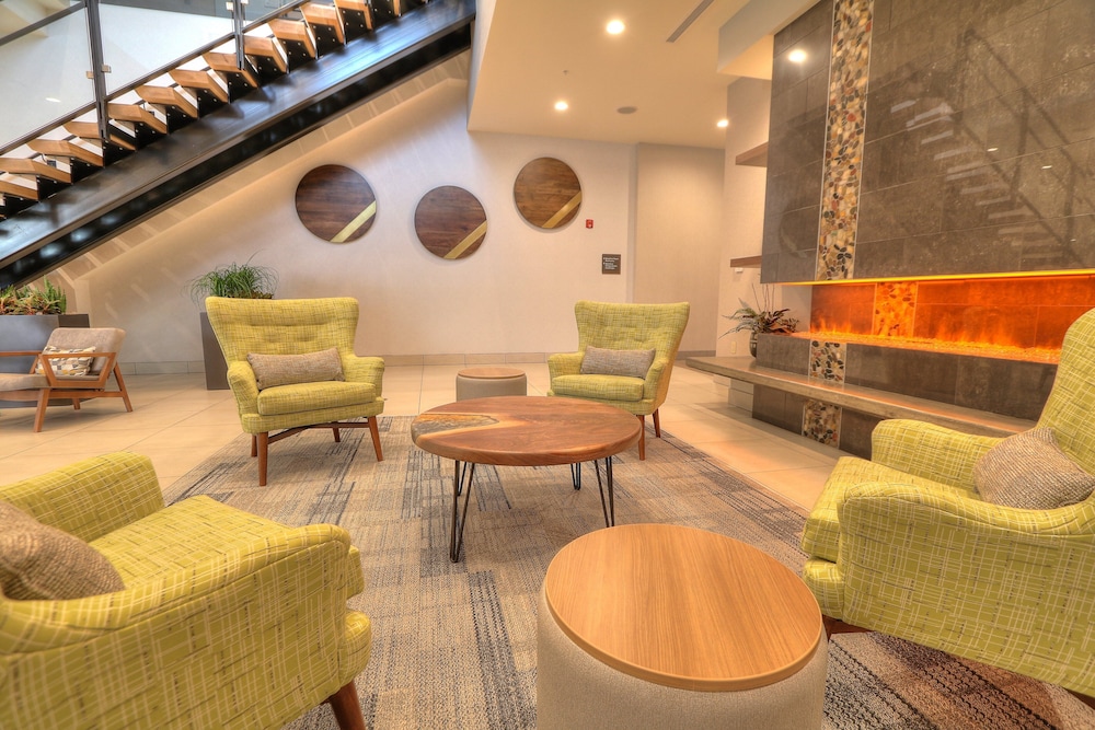 Holiday Inn & Suites Pigeon Forge Convention Center by IHG — 4-Star Luxury Hotel in Pigeon Forge, United States