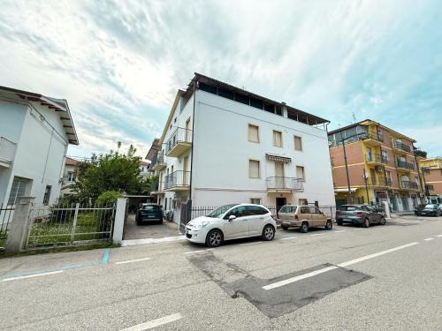 Santa Fe Apartment 7 posti letto Rif A812 — 4-Star Luxury Hotel in San Benedetto Del Tronto, Italy