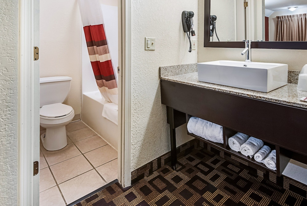 Red Roof Inn Anderson IN - photo 48