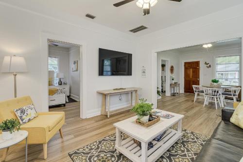 Pennsylvania Bungalow Historic Home in Downtown Lakeland — 4-Star Luxury Hotel in Lakeland, United States