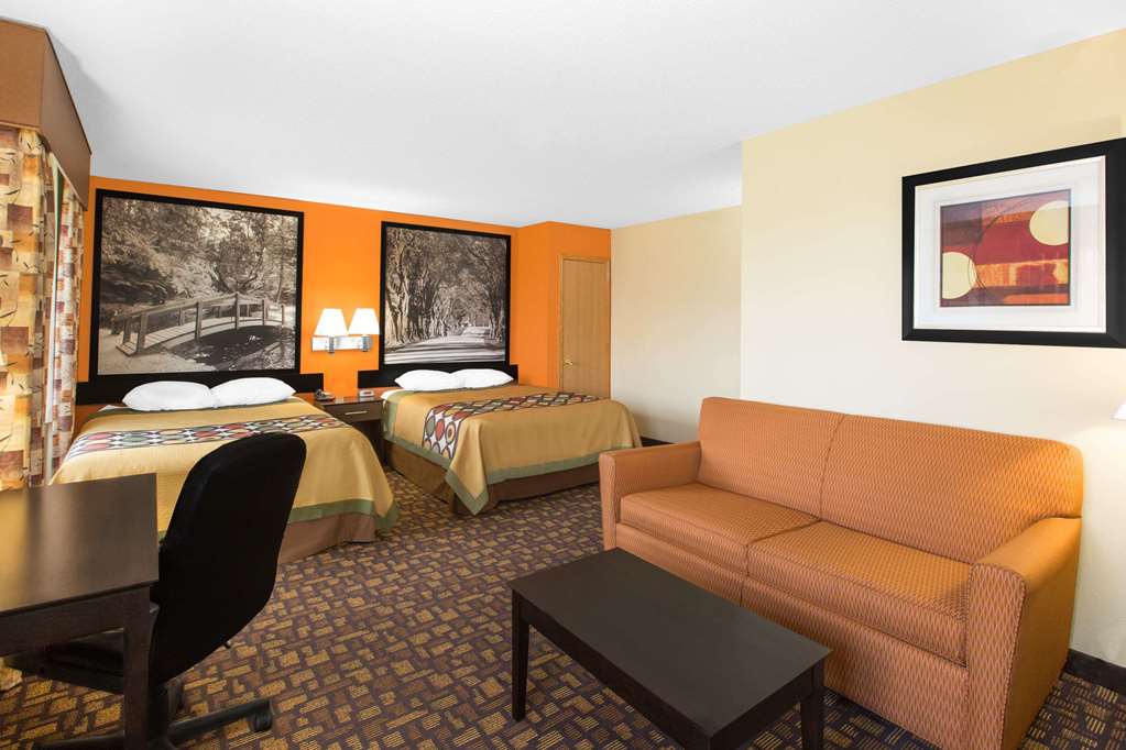 Super 8 by Wyndham Clive IA - photo 14