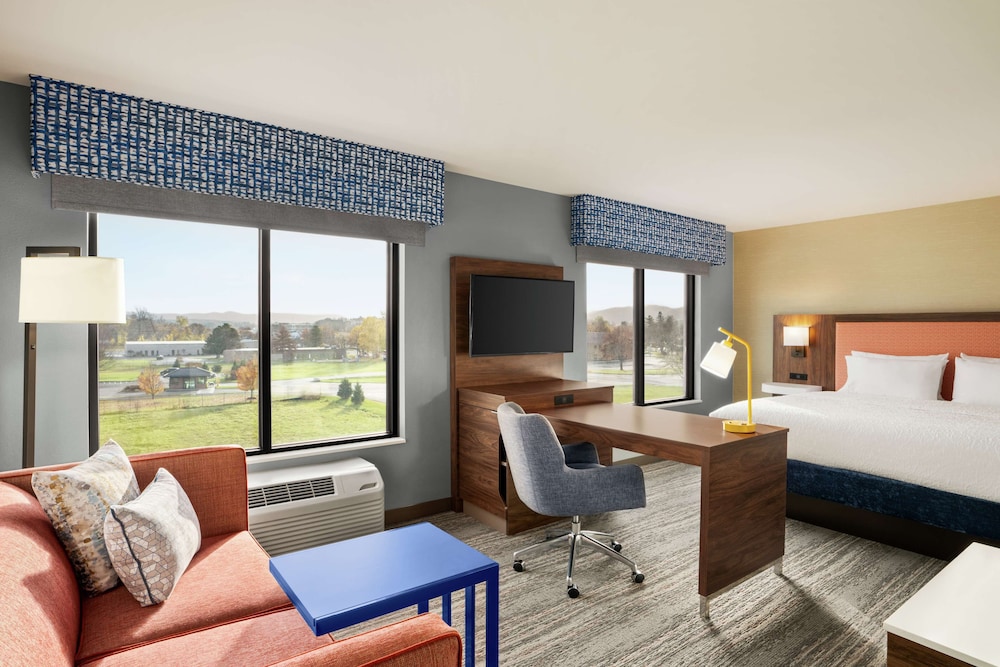 Hampton Inn & Suites Olean - photo 25