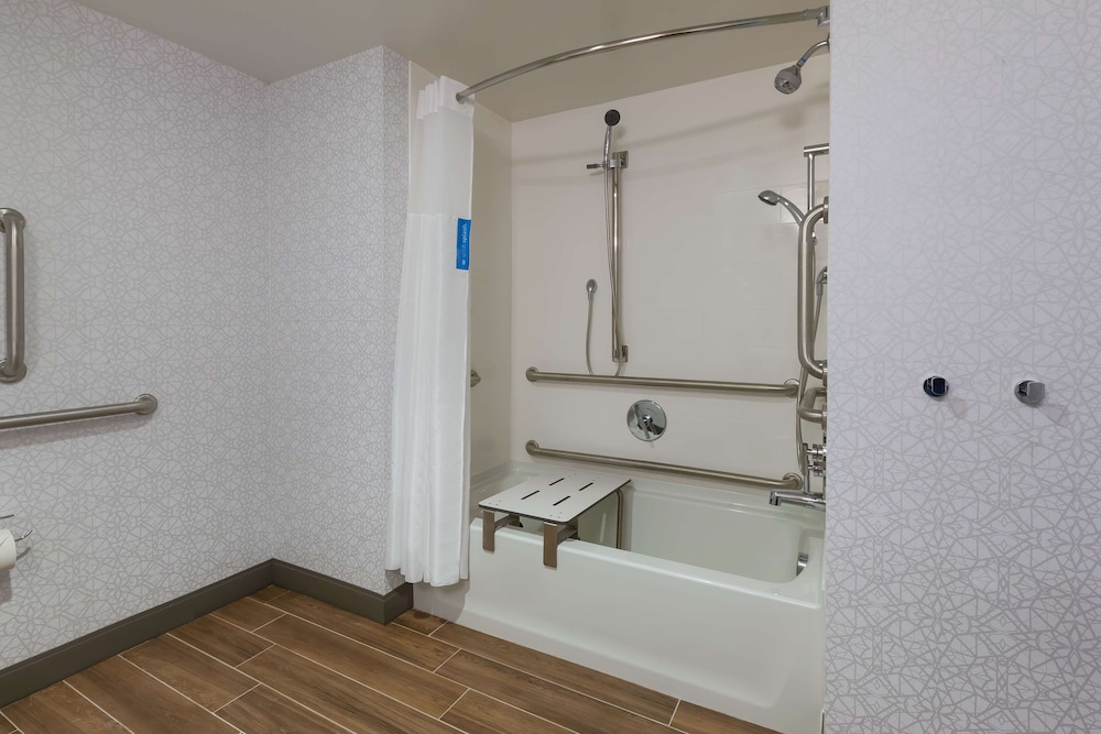 Hampton Inn Cape Cod Canal - photo 21