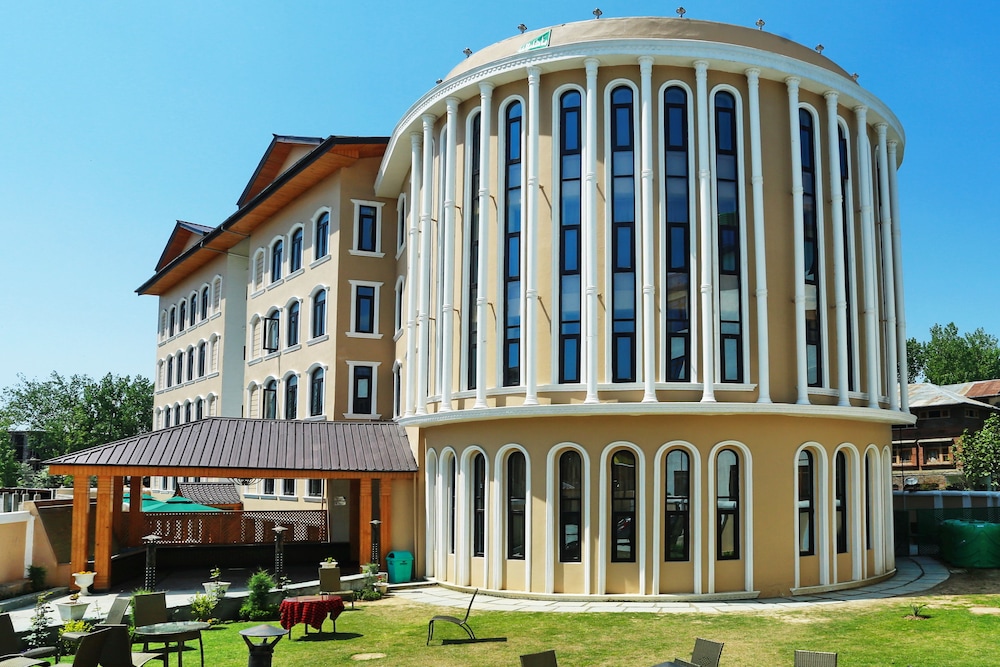 Hotel Asian Park in Srinagar, India