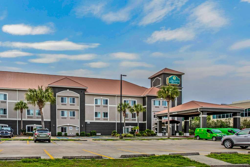 La Quinta Inn & Suites by Wyndham Biloxi - photo 2