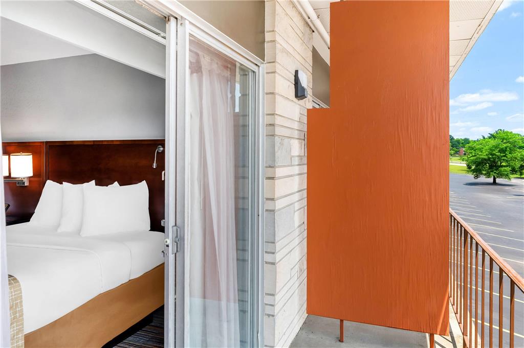 Travelodge by Wyndham Bloomington - photo 22