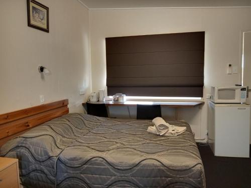Three Moon Motel - carbon neutral hotel in Monto