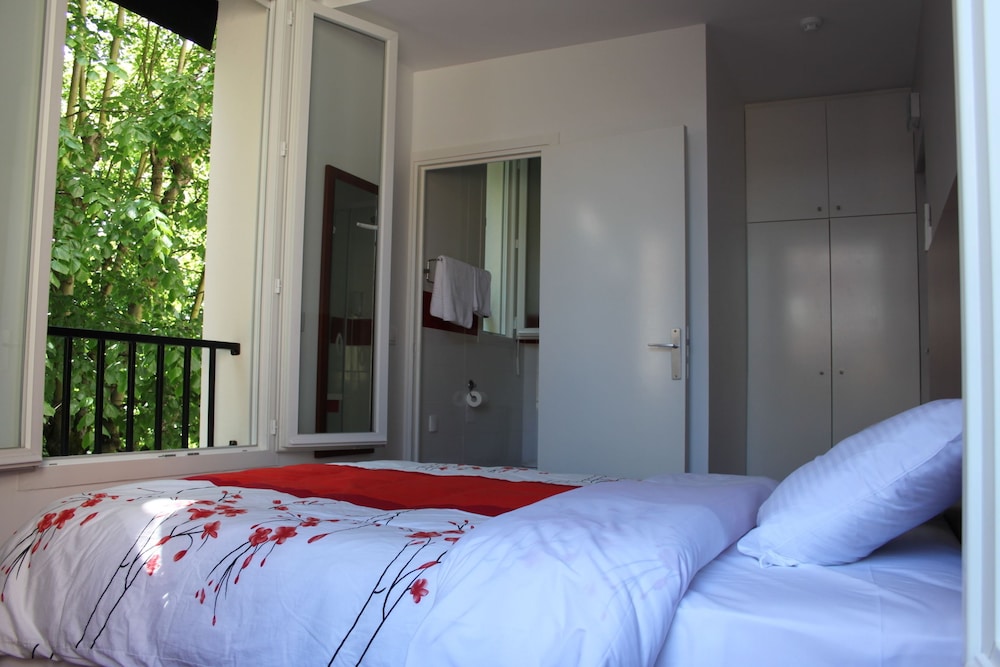 Hotel Rythme in Saint-Cloud, France