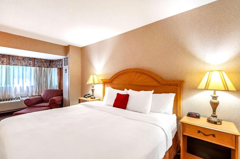 Red Lion Hotel Rosslyn Iwo Jima - photo 54