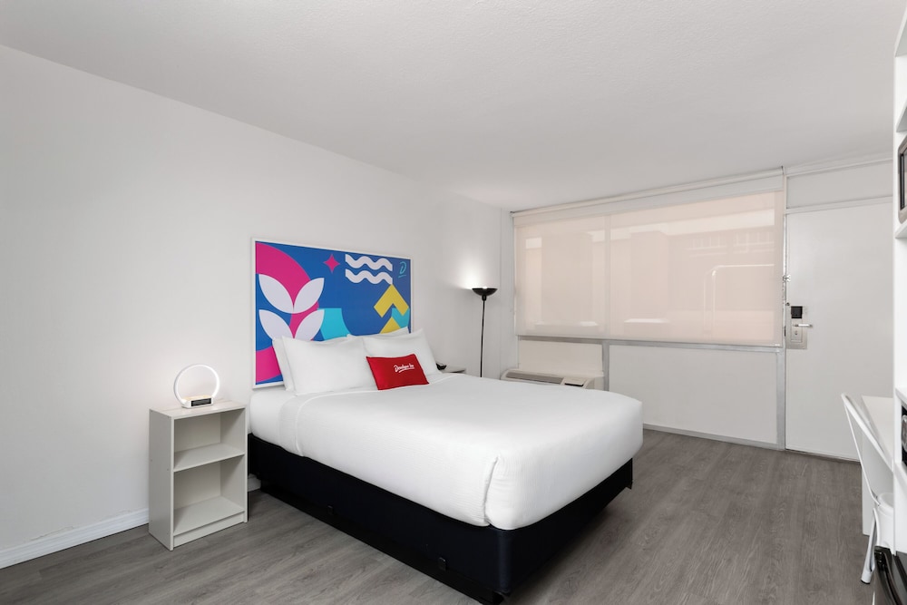 Baymont by Wyndham Orlando North Millenia - photo 9