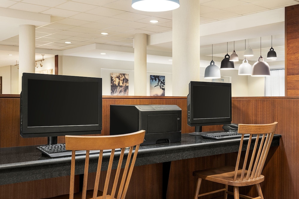 Fairfield Inn & Suites Hershey Chocolate Avenue - photo 33