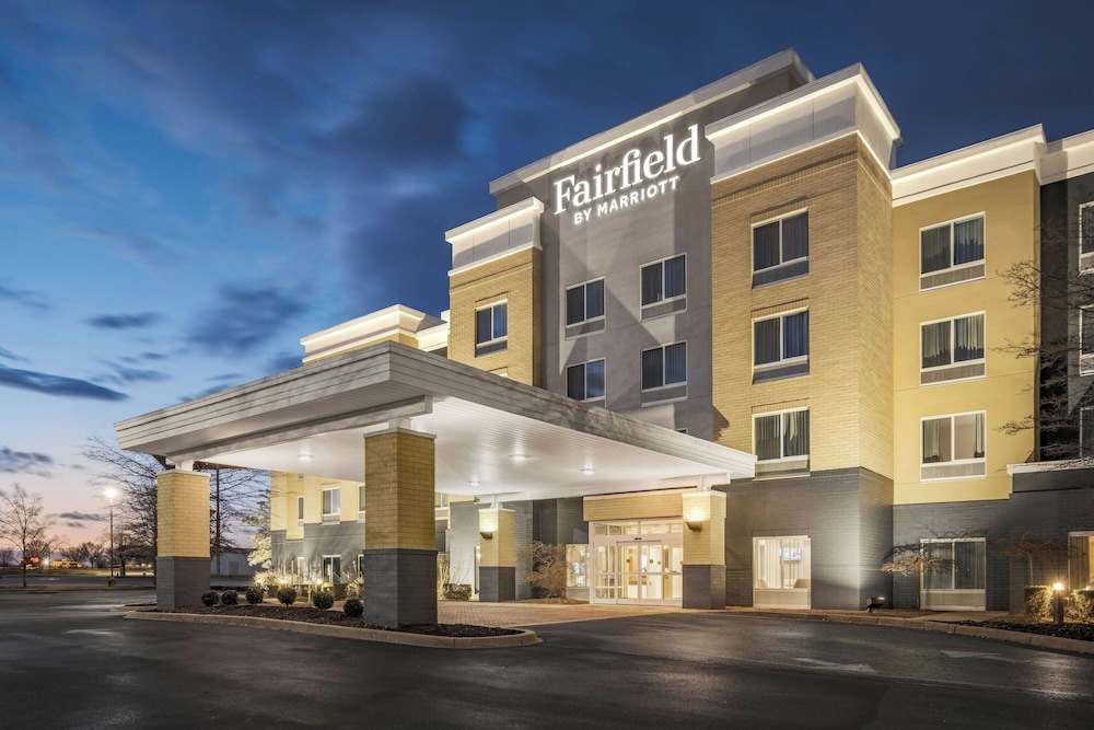 Fairfield Inn Suites By Marriott Louisville East — Louisville