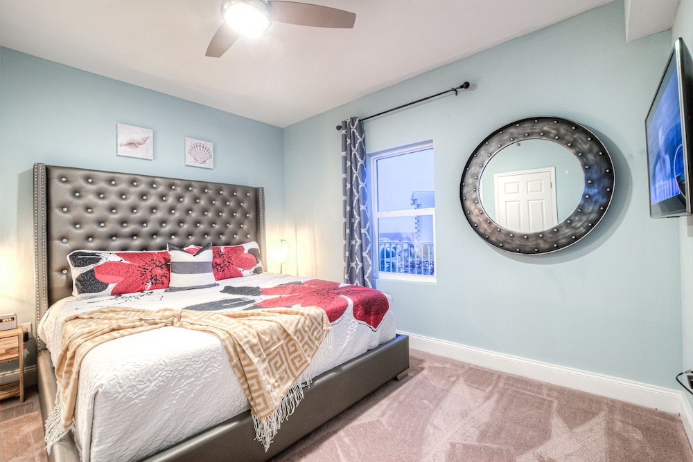 Laketown Wharf Resort by Aneliya's Rentals - photo 168