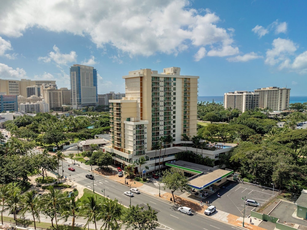 Luana Waikiki Hotel & Suites - photo 180