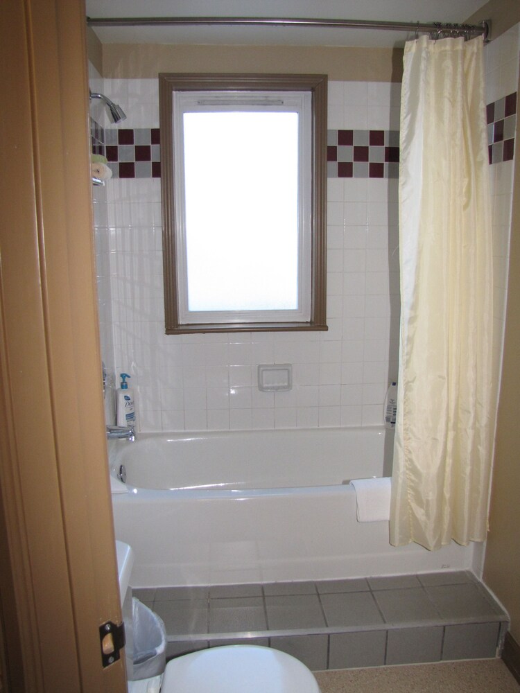 Copper Whale Inn - photo 21