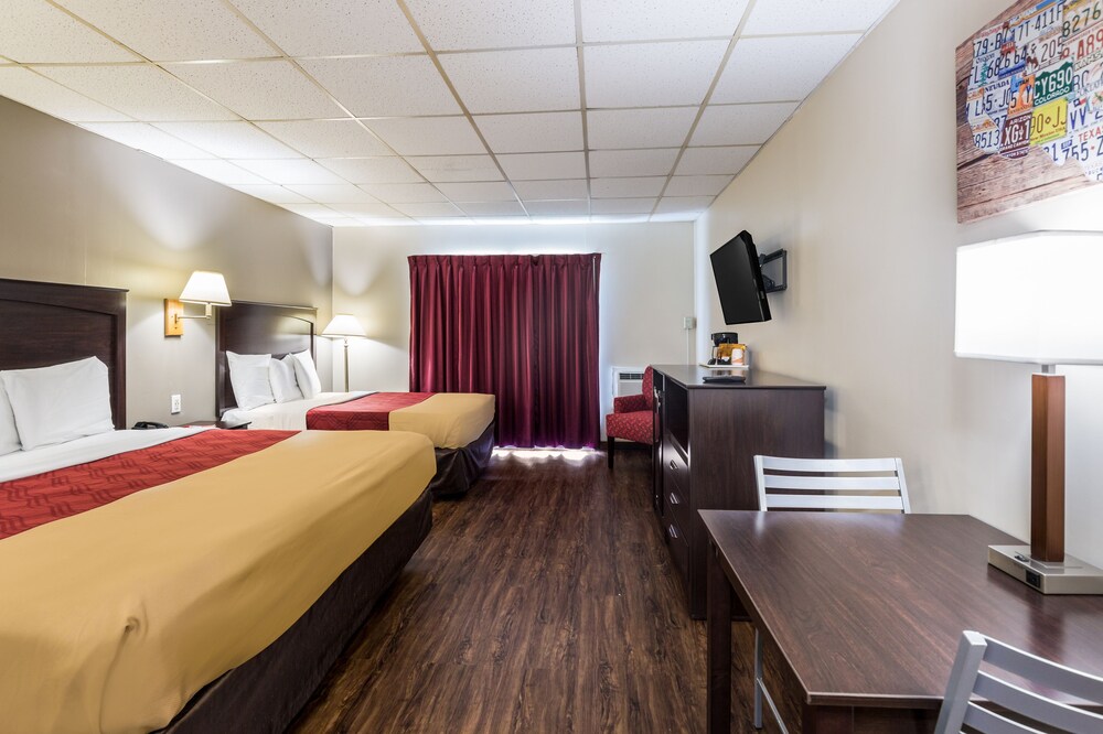 Econo Lodge Near Stewart Inter - photo 9