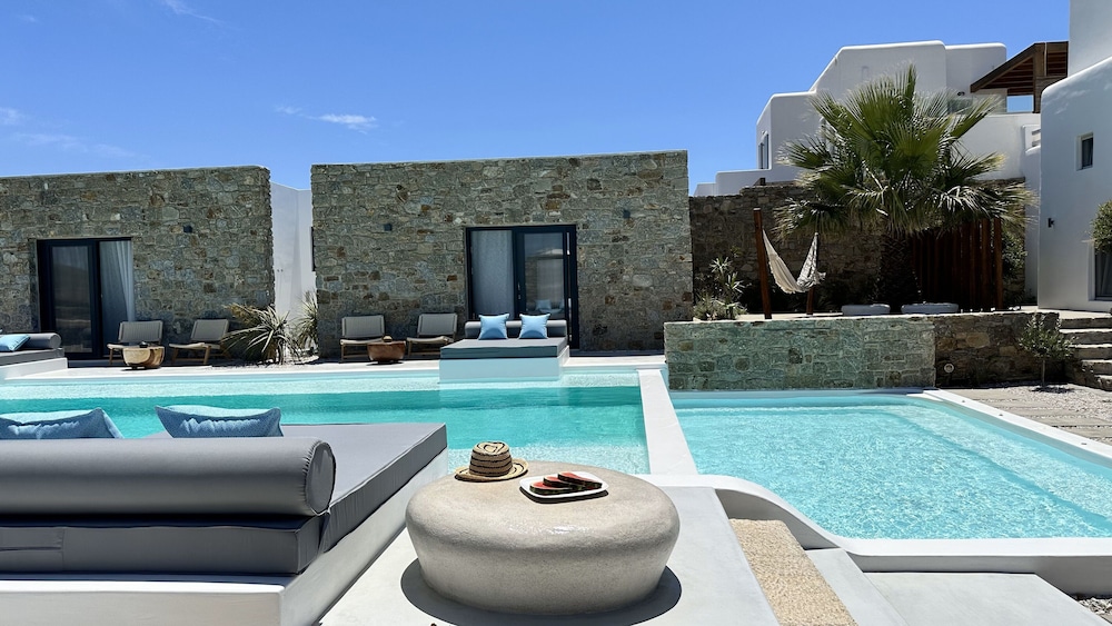 Myconian Theros Luxury Suites — Ano Mera