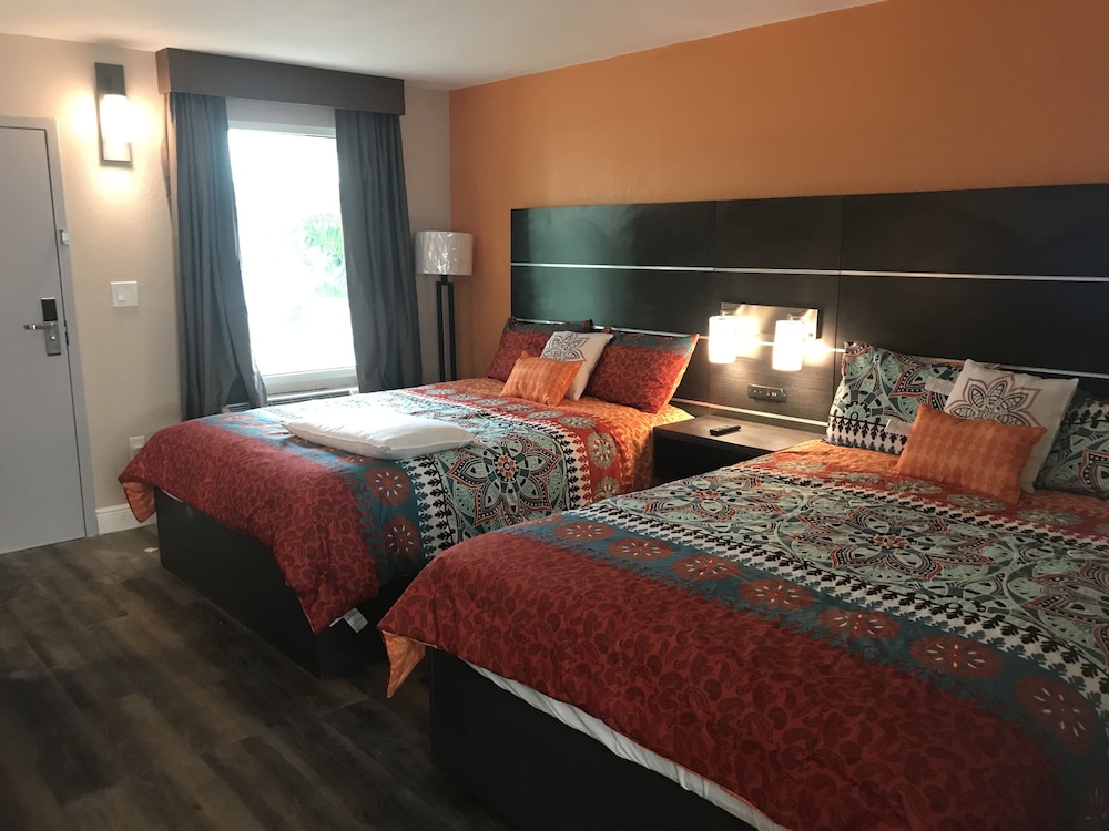 Tropical Inn & Suites - photo 9