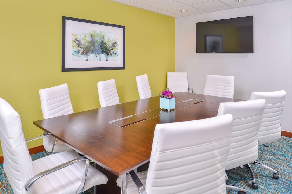 Hampton Inn Seattle Airport - photo 35