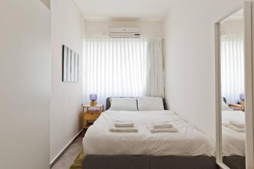Designed 2BR apartment over Dizengoff square Panoramic View — 4-Star Luxury Hotel in Tel Aviv, Israel