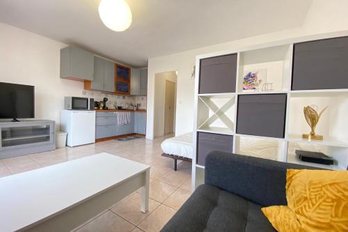 06bq Studio Close To The Beach — Roquebrune Cap Martin